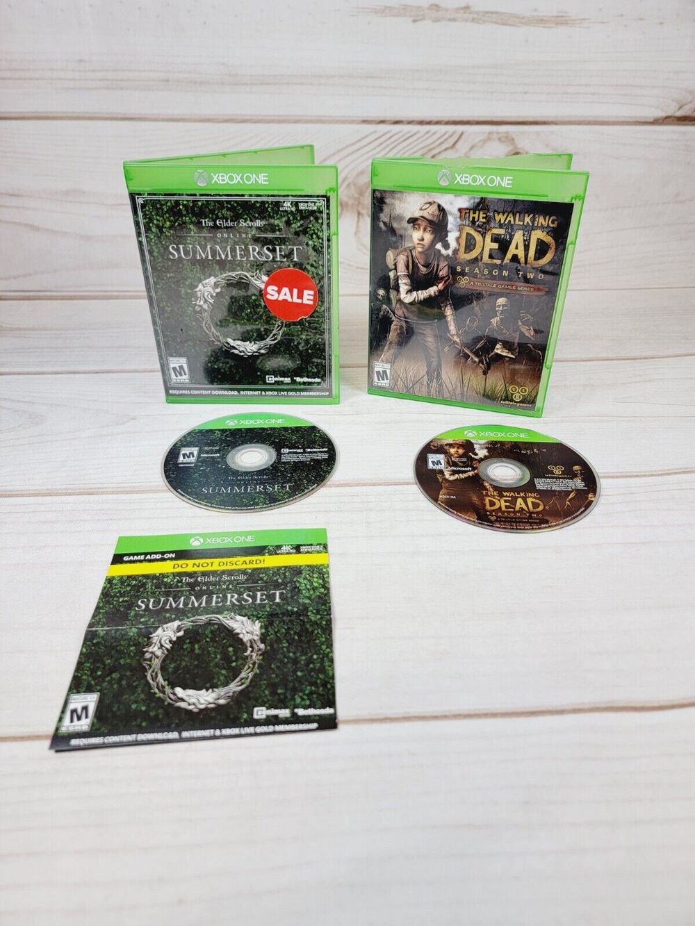 The Walking Dead: Season Two & The Elder Scrolls Summerset (Microsoft Xbox One)